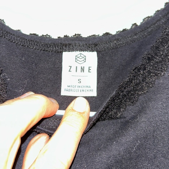 Zine Clothing Black and Green Short Sleeve cropped Tees with lace trip - Picture 4 of 4